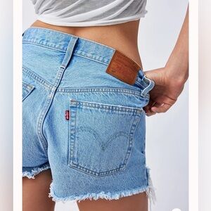 Levi’s 501 High Waist Light Washed Denim Shorts Size 26